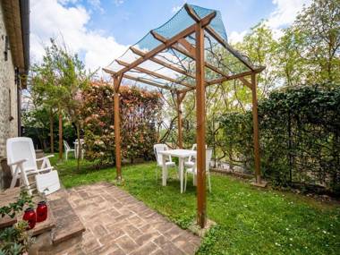 Comfy Farmhouse with Swimming Pool Terrace Garden BBQ