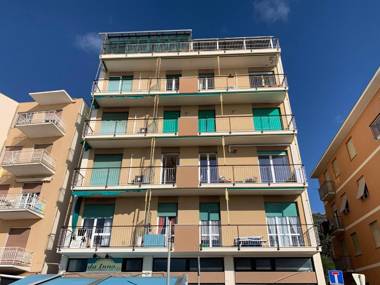 Lo Scoglio by Holiday World