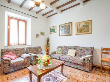 Restful Holiday Home in Chianni with Garden Patio Barbecue