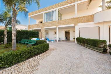 Villa La Strea by BarbarHouse