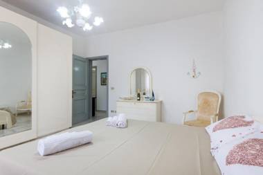 Air-conditioned Villa 300 Meters From Porto Cesareo Beach With Parking