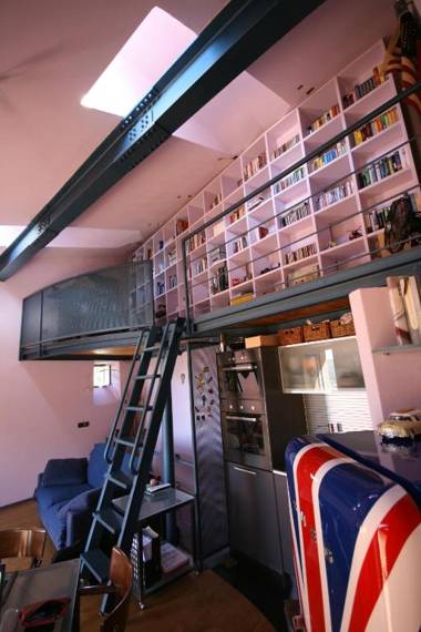 Casa Rossa - byMyHomeinComo