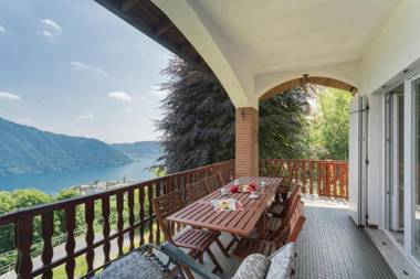 Top Lake View Villetta by Rent All Como