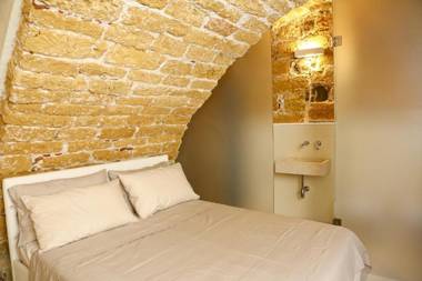 Porto Salvo Apartments - by Vacation Service