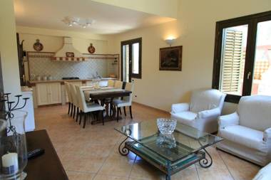 Emiri Bay Villas - by Vacation Service