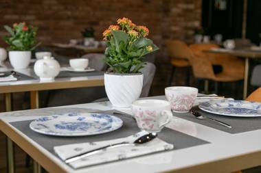 OPHELIA Lounge Restaurant Hotel