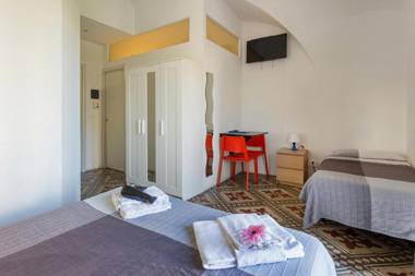 Da Gianni e Lucia Rooms with bathroom in the city center