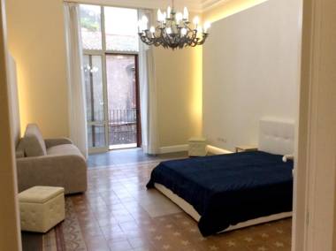 4 bedrooms appartement with city view furnished terrace and wifi at Catania 3 km away from the beach