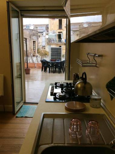 4 bedrooms appartement with city view furnished terrace and wifi at Catania 3 km away from the beach