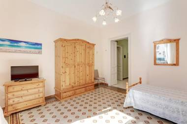 Catania Central Apartment with Terrace- Casa Mariella