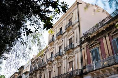 B. Sicilian Charming Stay Luxury Loft Catania 
