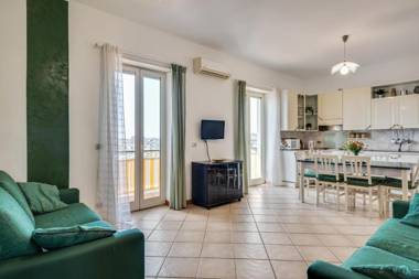 Roomy and Bright Apartment with Balconies x6