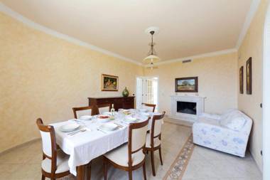 La Ripostiera by BarbarHouse