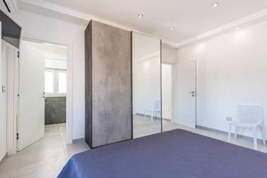 Exclusive Eva Felloniche