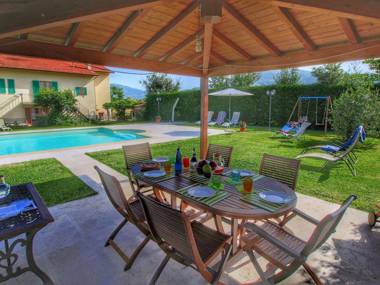 Spacious Farmhouse in Castiglion Fiorentino with Pool