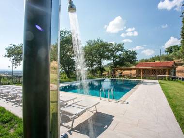 Spacious Villa in Castiglion Fiorentino Italy with Pool