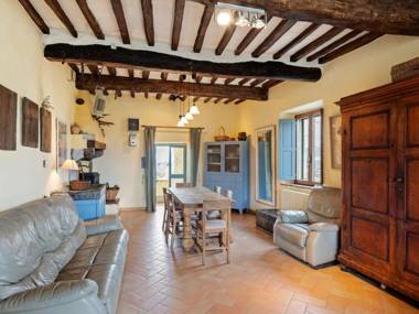 Pretty Holiday Home in Castiglion Fiorentino with Pool