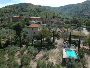 Pretty Holiday Home in Castiglion Fiorentino with Pool