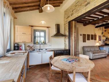 Pretty Holiday Home in Castiglion Fiorentino with Pool