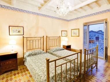 Rustic Villa in Sermugnano with Swimming Pool