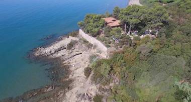 IL POGGETTO piano terra a picco sul mare