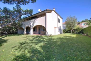 Villetta CIRO fronte mare 3 camere giardino e parcheggio