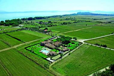 Villa del Lago dreamy location for weddings & events