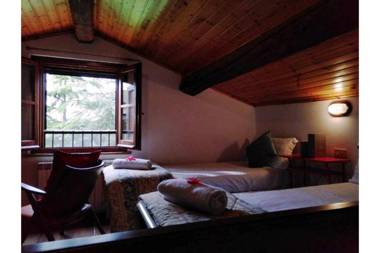 Green Hill Apartment