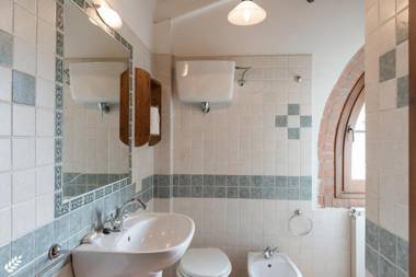 Green Hill Apartment