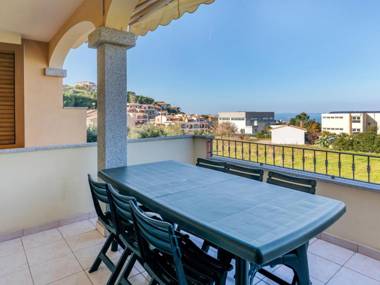 Comfortable Apartment in Castelsardo near Madonnina Sea