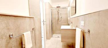 Whiteblue House con giardino