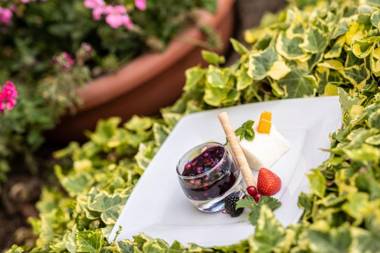 Solaia Hotel & Guesthouse