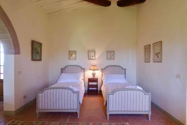 Camparone Light ArcenoRentalsClub Magnificent Chianti Villa Exclusive Pool Concierge