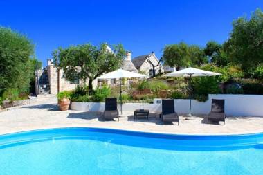 Trullo Nurillo with pool
