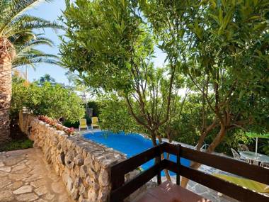 Lovely Holiday Home in Castellammare del Golfo with Pool