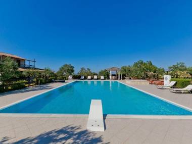 Villa with private pool and many leisure facilities