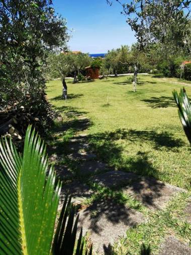 Beautiful house with sea view and amazing garden