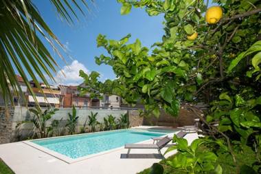 Villa Rosa Residence