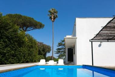 Country pool house