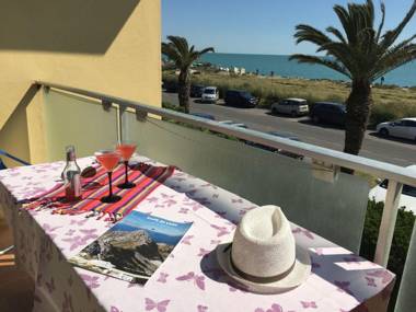 House with direct sea view.