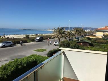 House with direct sea view.