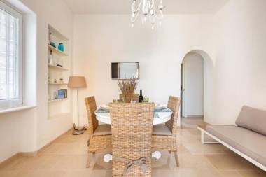 L'Angolo di Dora by BarbarHouse