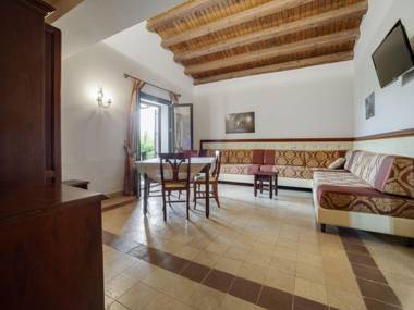 Inviting Holiday Home in Carlentini with Pool Terrace & Garden