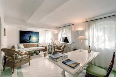 Green Coral by Gocce