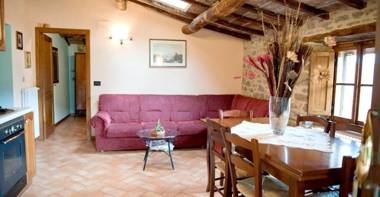 3 bedrooms appartement with shared pool enclosed garden and wifi at Caprese Michelangelo