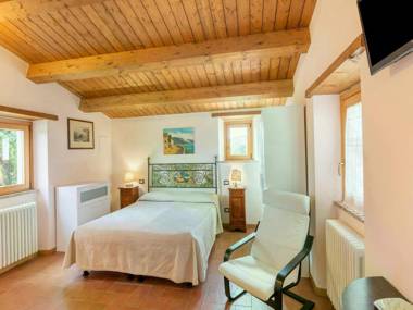 Dwelling in renovated barn near the birthplace of Michelangelo.