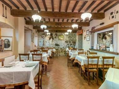 Dwelling in renovated barn near the birthplace of Michelangelo.