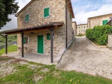 Apartment in old farmhouse with authentic atmosphere in property with swimming pool.