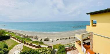Sea View Appartment with bicycles and stand-up paddle