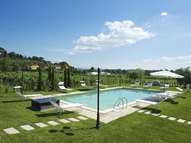 Farmhouse Pool 13 px